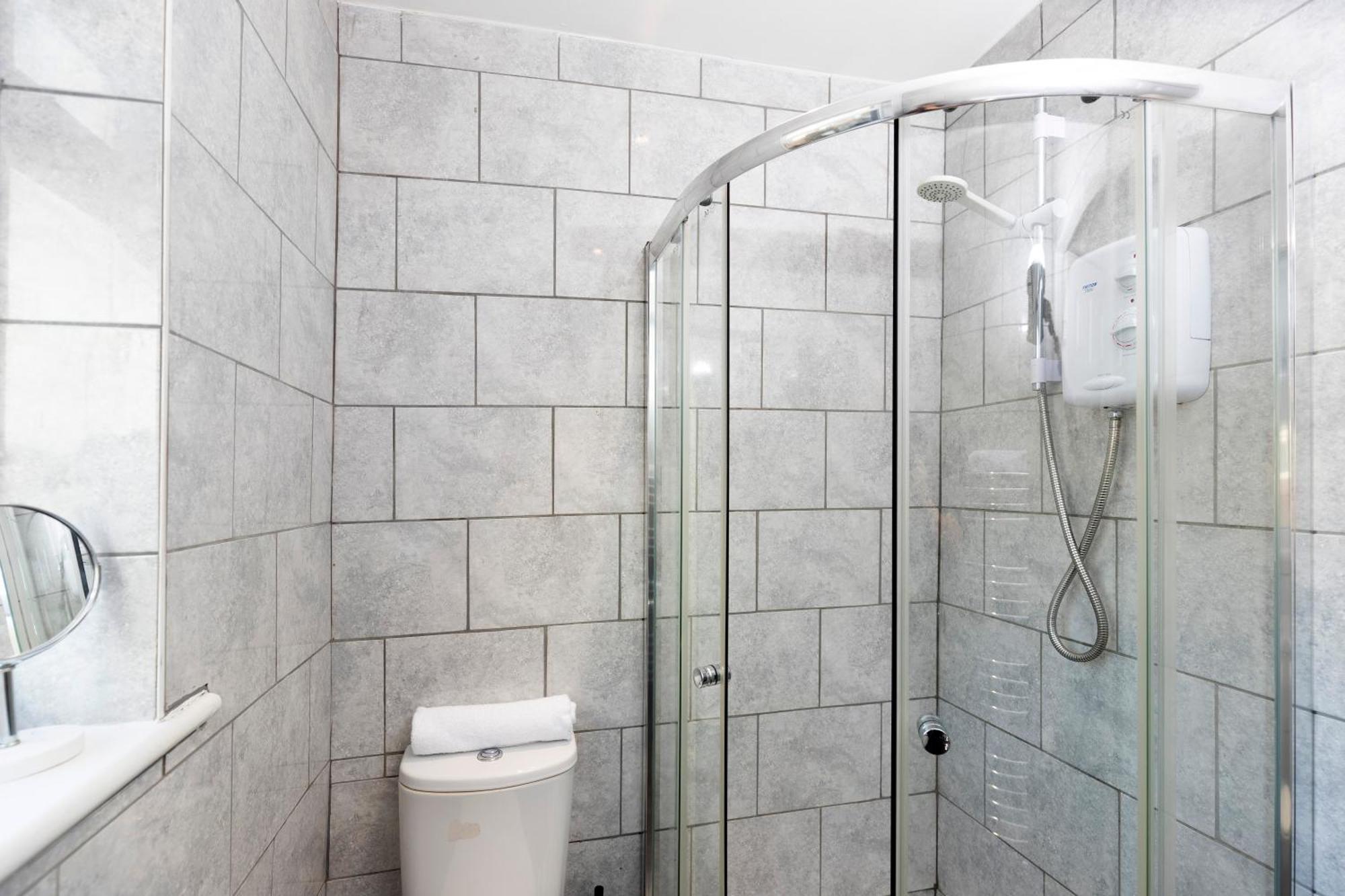 Quiet And Comfy House With 2 Bedrooms And 2 Bathrooms Super Fast Wifi And Crisp Hotel Standard White Linen Hosted By Our Home Short Stays Дарлингтон Экстерьер фото